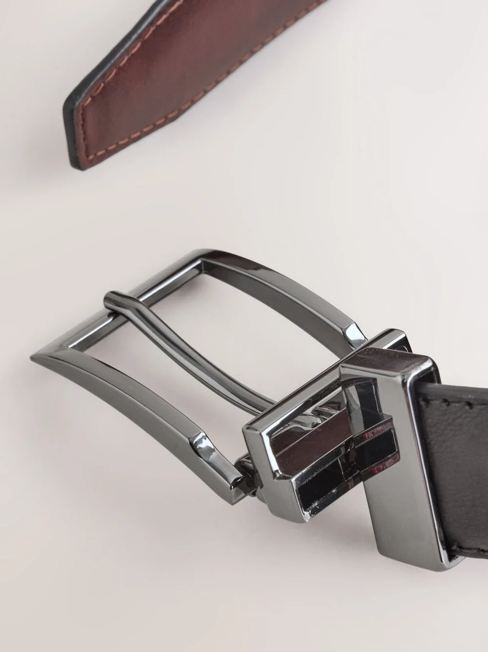 Women's Reversible Leather Belt Black Brown with Silver Swivel Buckle Size 42